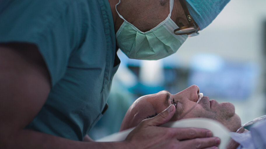 Watch The Surgeon's Cut | Netflix Official Site